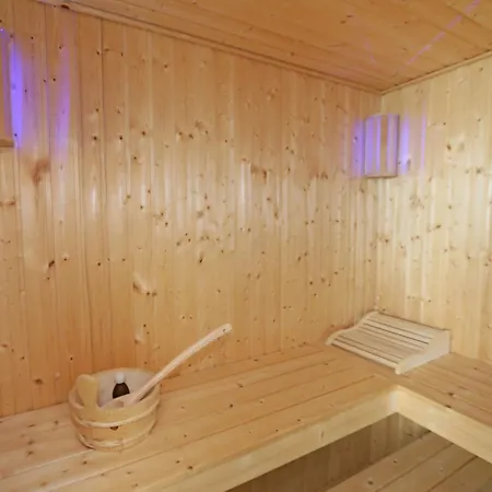 Strandvilla Mit Meerblick Und Balkon 아파트