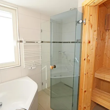 아파트 Strandvilla Mit Meerblick Und Balkon