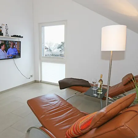 Strandvilla Mit Meerblick Und Balkon 아파트